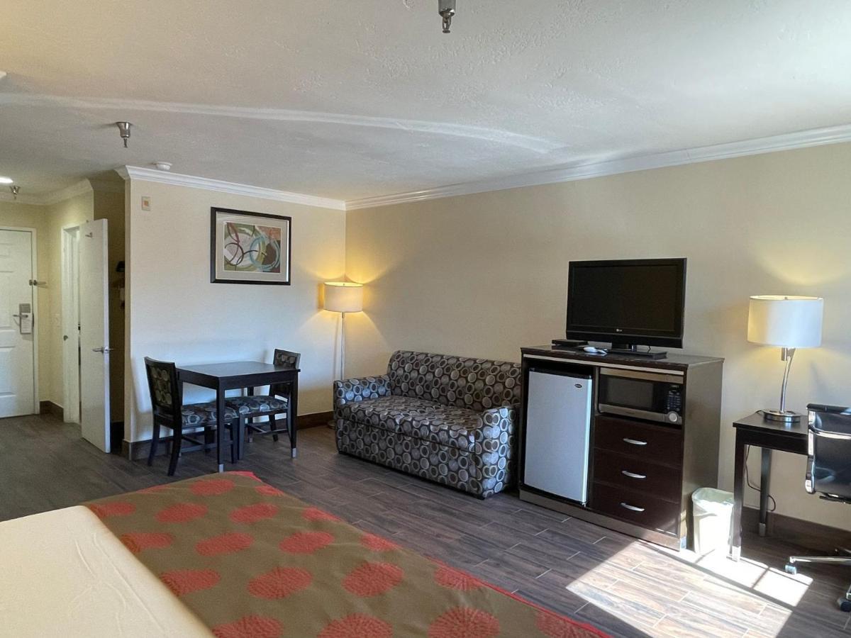 Ramada By Wyndham San Diego Poway Miramar Exterior photo