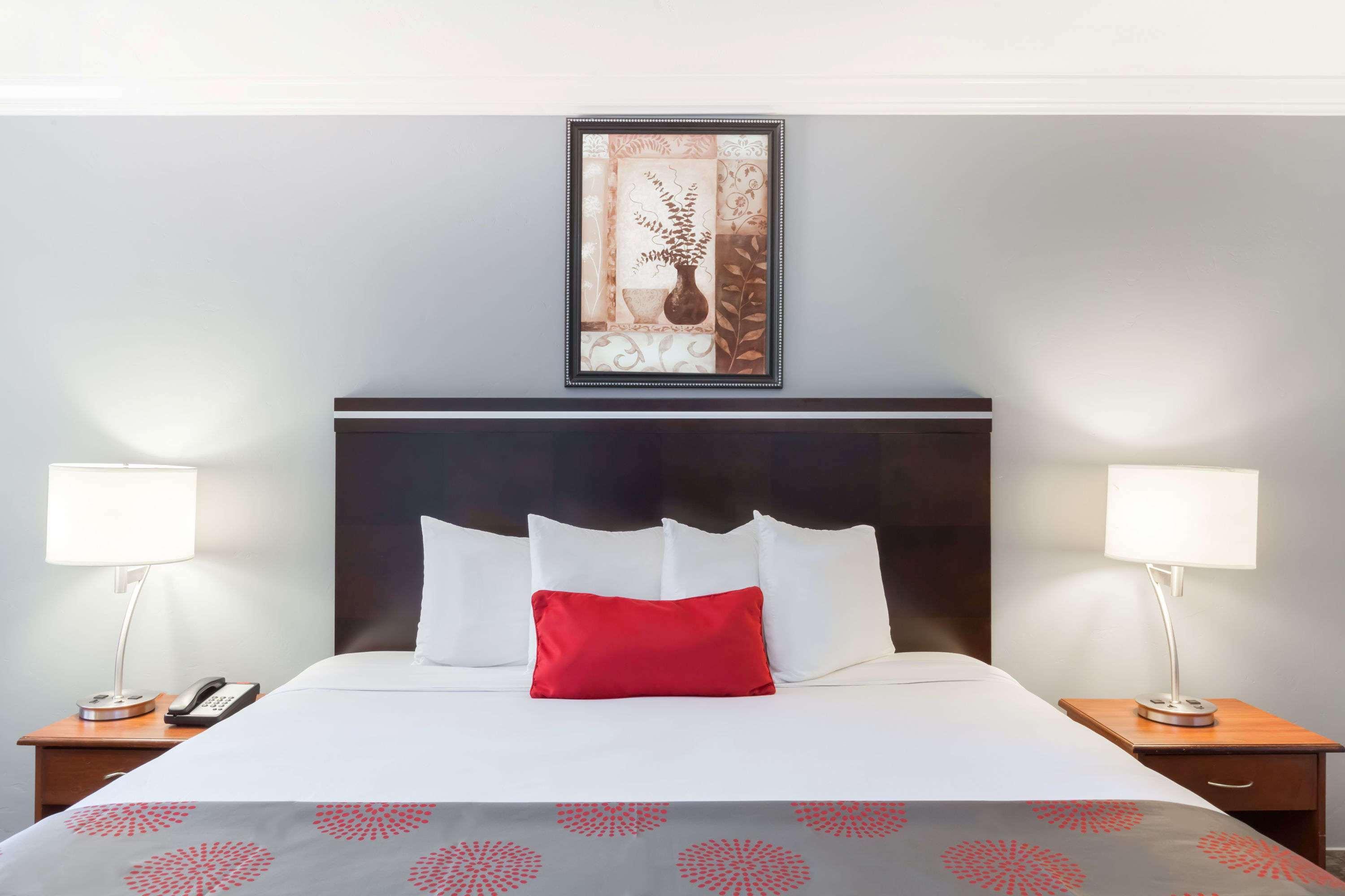 Ramada By Wyndham San Diego Poway Miramar Exterior photo